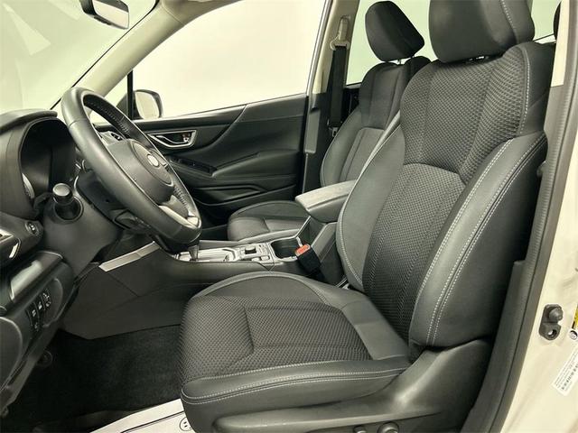 Photo of 2022 Crystal White Pearl Subaru Forester