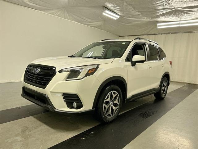 Photo of 2022 Crystal White Pearl Subaru Forester