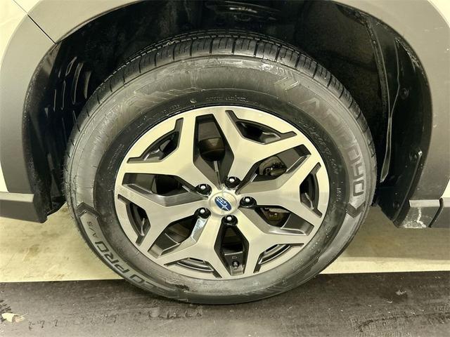 Photo of 2022 Crystal White Pearl Subaru Forester