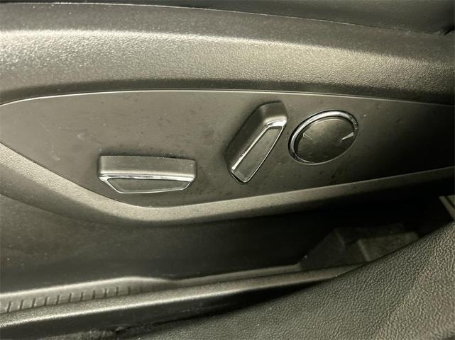 Photo of 2023 Burgundy Velvet Metallic Tinted Clearcoat Lincoln Nautilus
