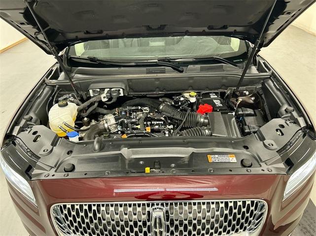 Photo of 2023 Burgundy Velvet Metallic Tinted Clearcoat Lincoln Nautilus