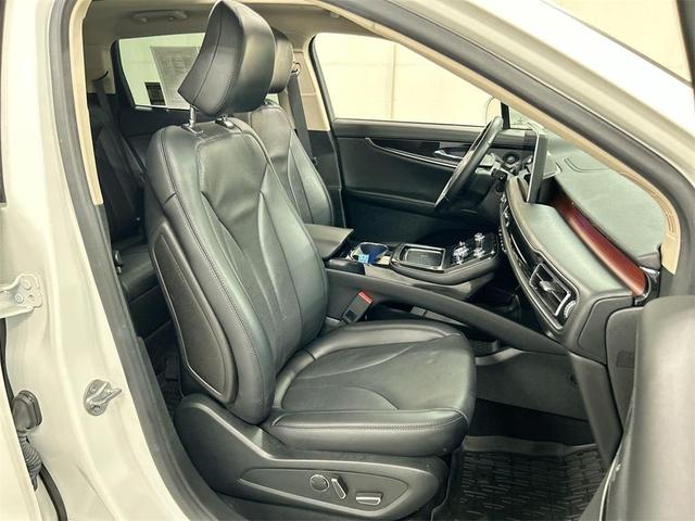 Photo of 2022 Pristine White Lincoln Nautilus