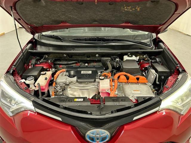 Photo of 2018 Red Toyota RAV4 Hybrid