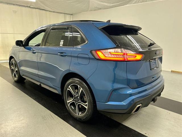 Photo of 2021 Blue Metallic Ford Edge