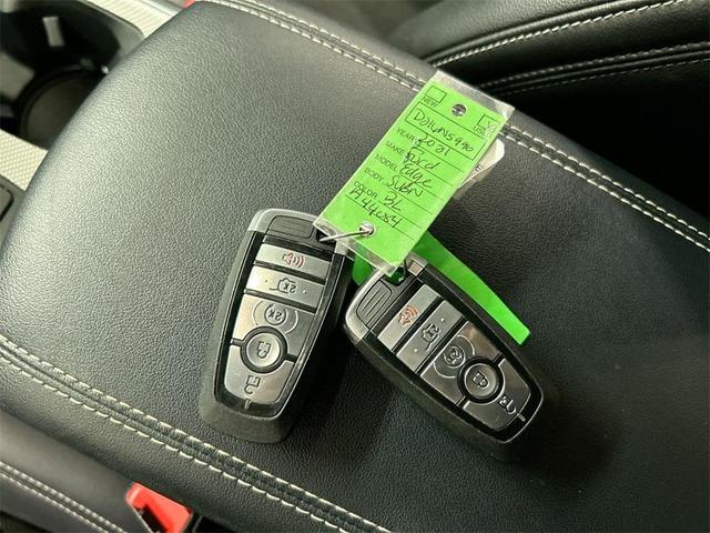 Photo of 2021 Blue Metallic Ford Edge