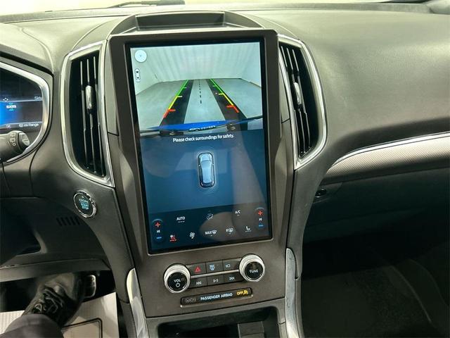 Photo of 2021 Blue Metallic Ford Edge