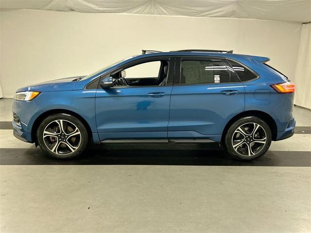 Photo of 2021 Blue Metallic Ford Edge