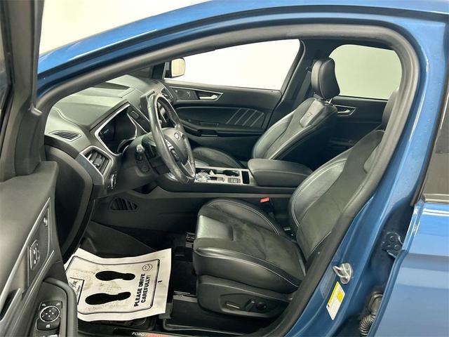 Photo of 2021 Blue Metallic Ford Edge