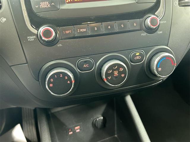 Photo of 2018 Clear White Kia Forte