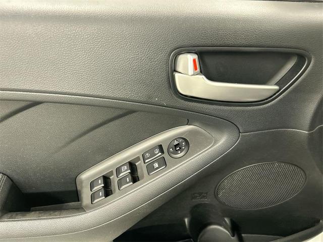 Photo of 2018 Clear White Kia Forte