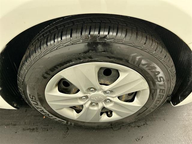 Photo of 2018 Clear White Kia Forte
