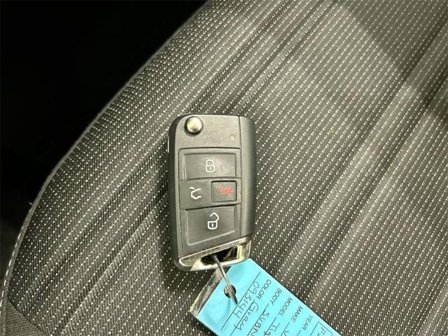Photo of 2023 Platinum Gray Metallic Volkswagen Tiguan
