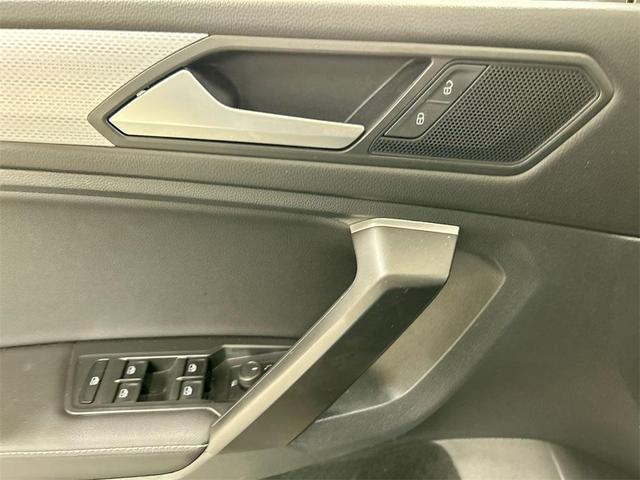 Photo of 2023 Platinum Gray Metallic Volkswagen Tiguan
