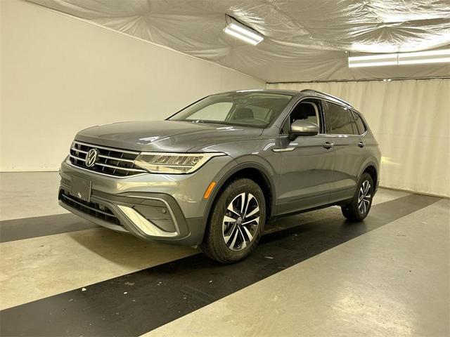 Photo of 2023 Platinum Gray Metallic Volkswagen Tiguan