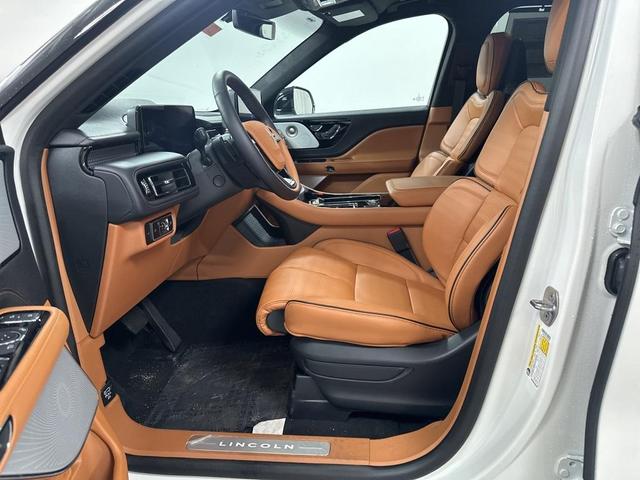 Photo of 2025 Pristine White Lincoln Aviator