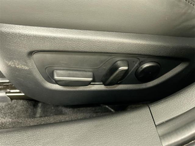 Photo of 2024 Snowflake White Pearl Mazda CX-30
