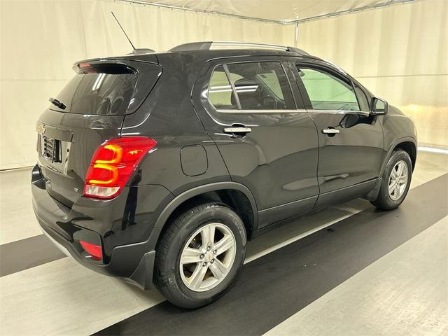 Photo of 2020 Mosaic Black Metallic Chevrolet Trax