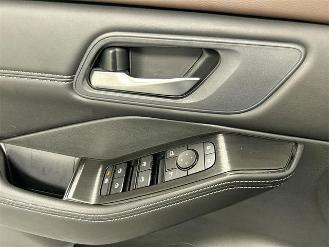 Photo of 2022 Brilliant Silver Metallic Nissan Rogue