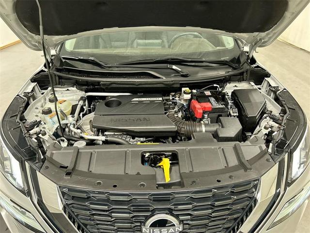 Photo of 2022 Brilliant Silver Metallic Nissan Rogue