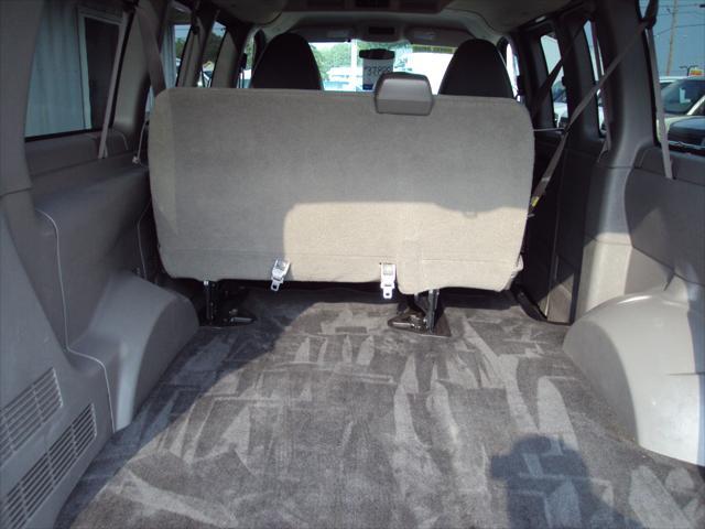 Photo of 2014 Summit White Chevrolet Express 1500