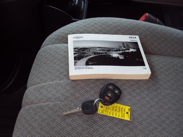 Photo of 2014 Summit White Chevrolet Express 1500
