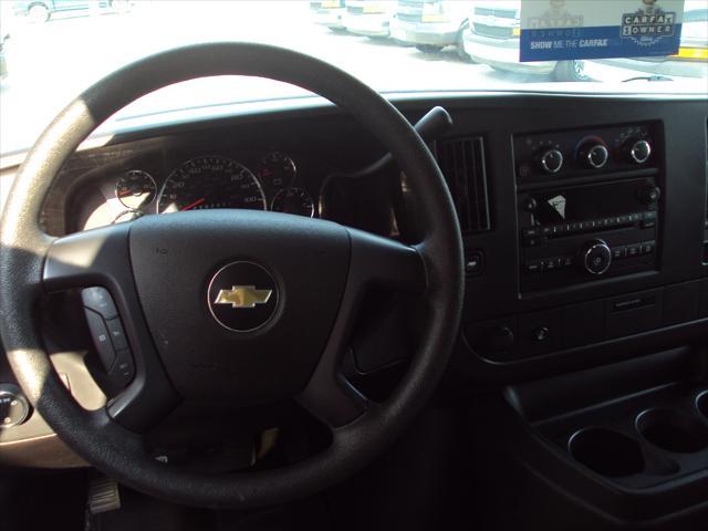 Photo of 2014 Summit White Chevrolet Express 1500