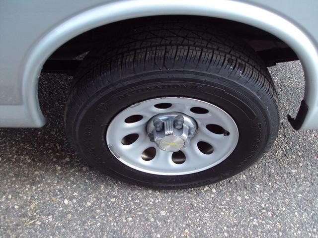 Photo of 2014 Silver Ice Metallic Chevrolet Express 1500