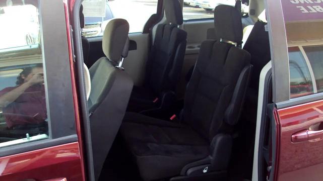 Photo of 2017 Burgundy Dodge Grand Caravan