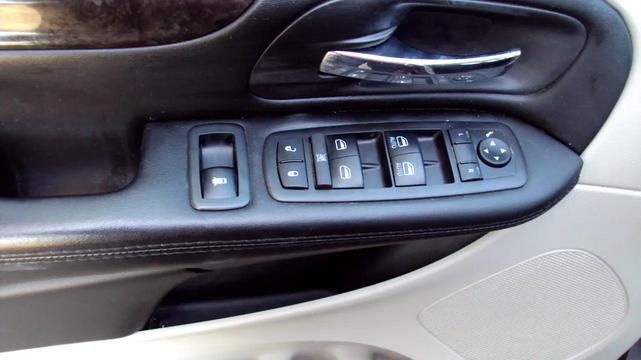 Photo of 2017 Burgundy Dodge Grand Caravan