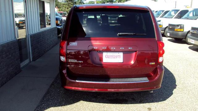 Photo of 2017 Burgundy Dodge Grand Caravan