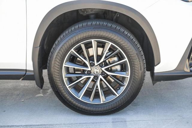 Photo of 2024 Eminent White Pearl Lexus NX 350h
