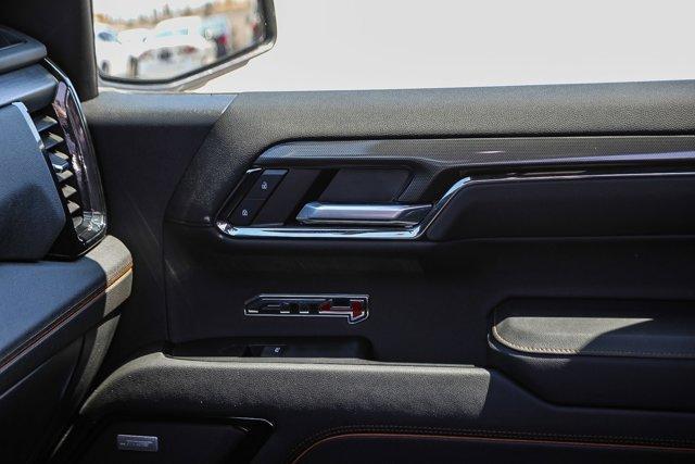 Photo of 2024 Summit White GMC Sierra 1500