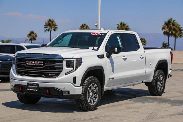 Photo of 2024 Summit White GMC Sierra 1500