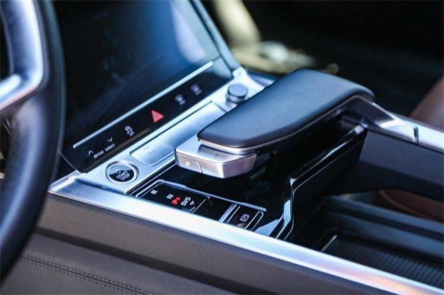 Photo of 2022 Manhattan Gray Metallic Audi e-tron
