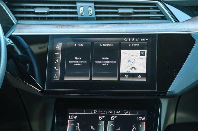 Photo of 2022 Manhattan Gray Metallic Audi e-tron