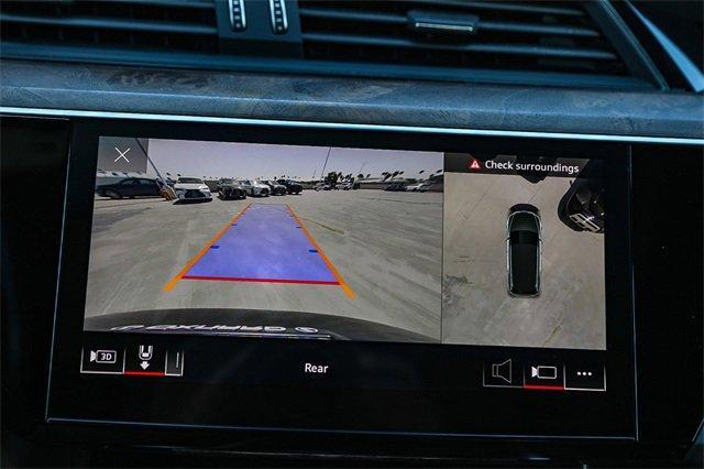 Photo of 2022 Manhattan Gray Metallic Audi e-tron