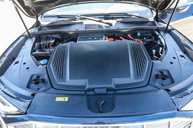 Photo of 2022 Manhattan Gray Metallic Audi e-tron