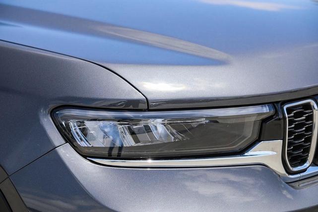 Photo of 2024 Metallic Jeep Grand Cherokee L