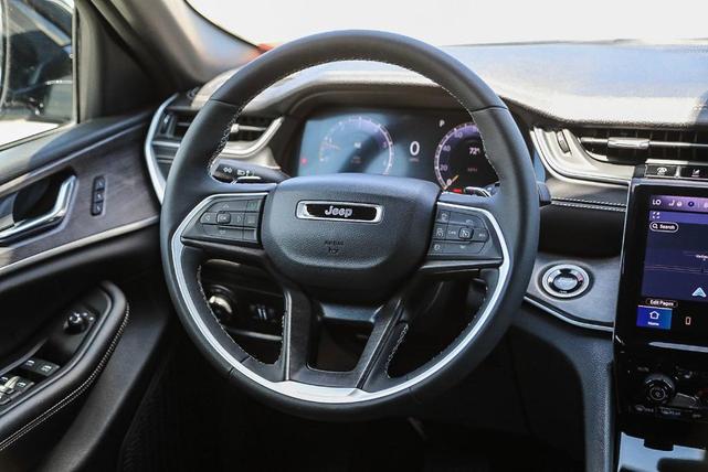 Photo of 2024 Metallic Jeep Grand Cherokee L