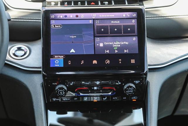 Photo of 2024 Metallic Jeep Grand Cherokee L