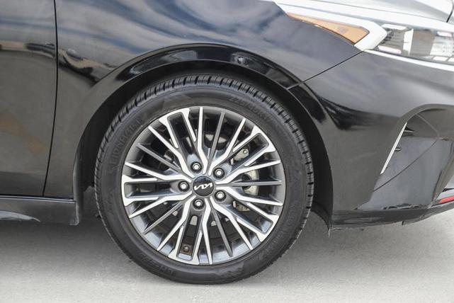 Photo of 2023 Aurora Black Pearl Kia Forte