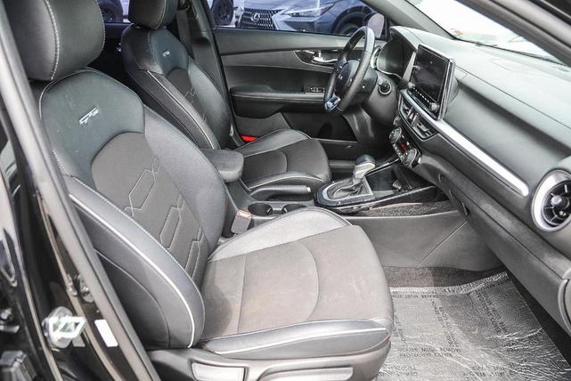 Photo of 2023 Aurora Black Pearl Kia Forte