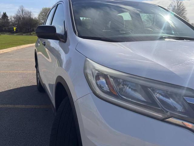 Photo of 2015 White Diamond Pearl Honda CR-V