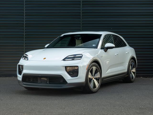 Photo of 2025 White Porsche Macan