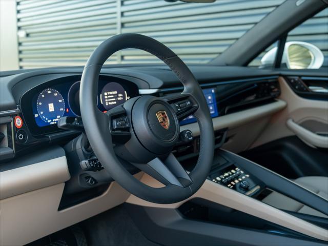 Photo of 2025 White Porsche Macan