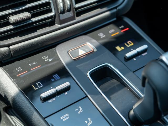 Photo of 2025 White Porsche Macan