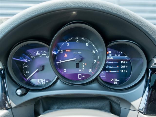 Photo of 2025 White Porsche Macan