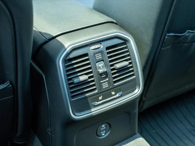 Photo of 2025 White Porsche Macan