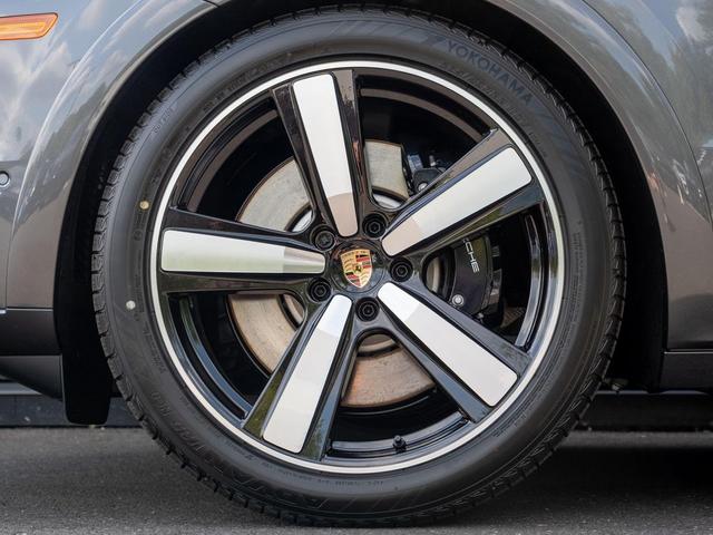 Photo of 2026 Gray Porsche Cayenne