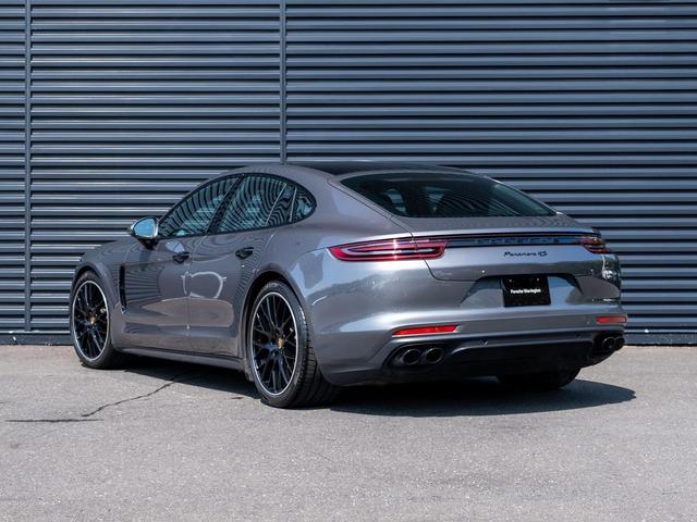 Photo of 2017 Grey Porsche Panamera